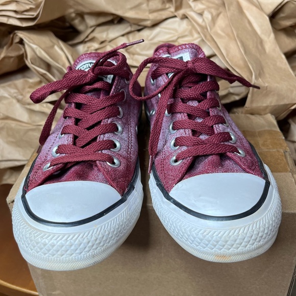Converse Shoes - Maroon Converse Elena Gilbert core Size 7